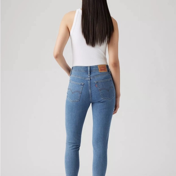 Levi’s 721 High Rise Skinny Jeans - Picture 4 of 4